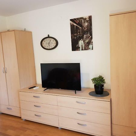 Apartment Tina By The Beach Pjescana Uvala Exteriér fotografie