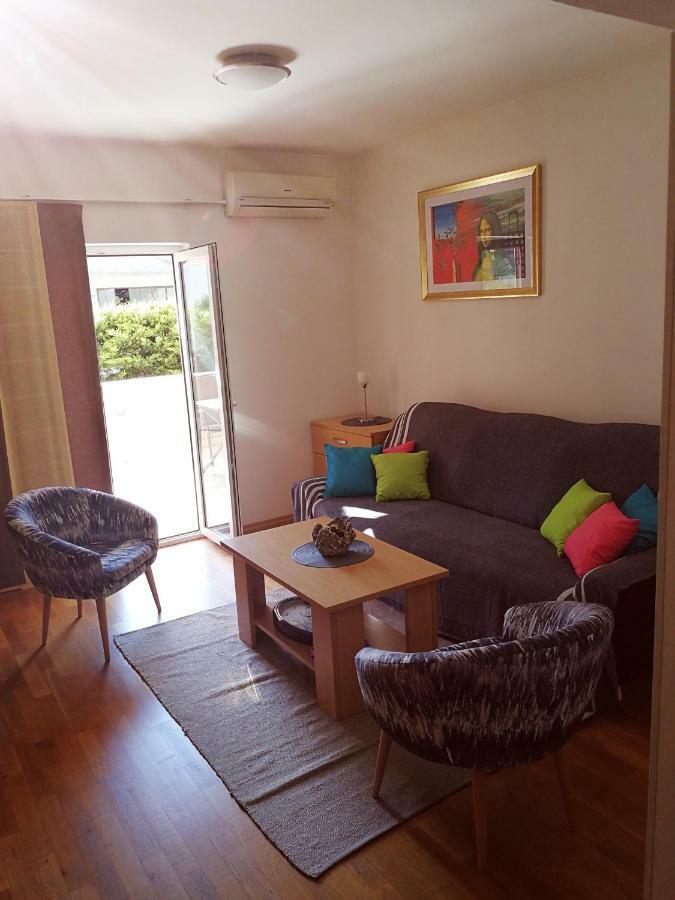 Apartment Tina By The Beach Pjescana Uvala Exteriér fotografie